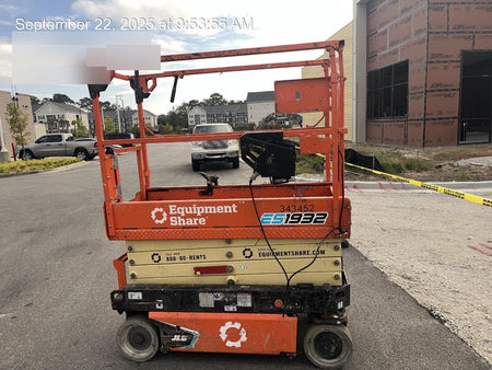 2023 JLG ES1932