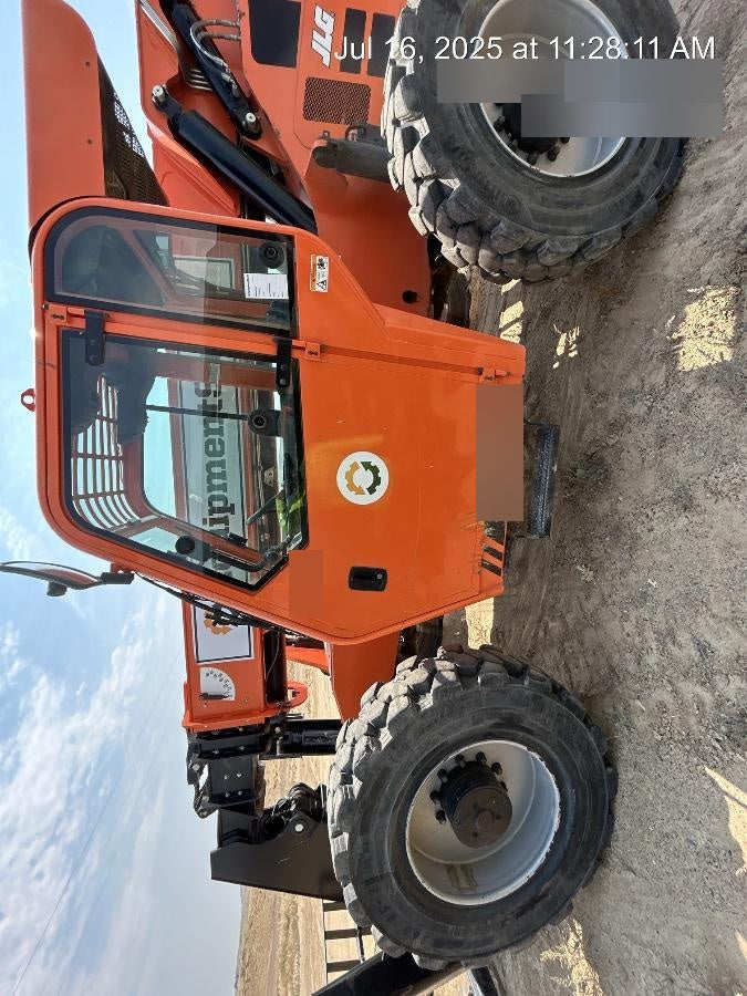 2020 Skytrak 10054 Cab/Heat/Air, Solid Tires, Work Lights, Beacon, Aux Hydraulics, Back up Alarm, Lifting Eye, ES Decals