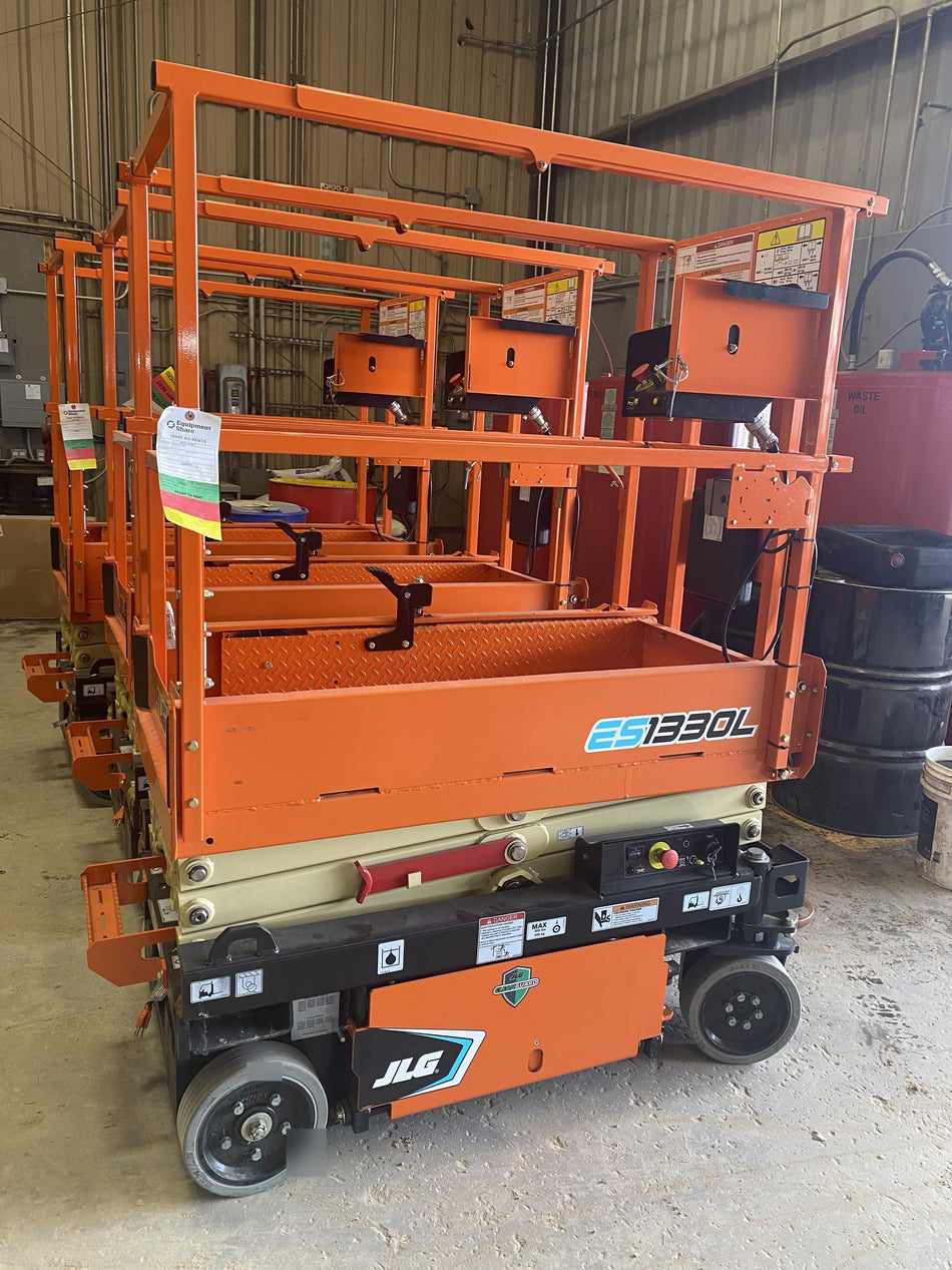 2021 JLG ES1330L