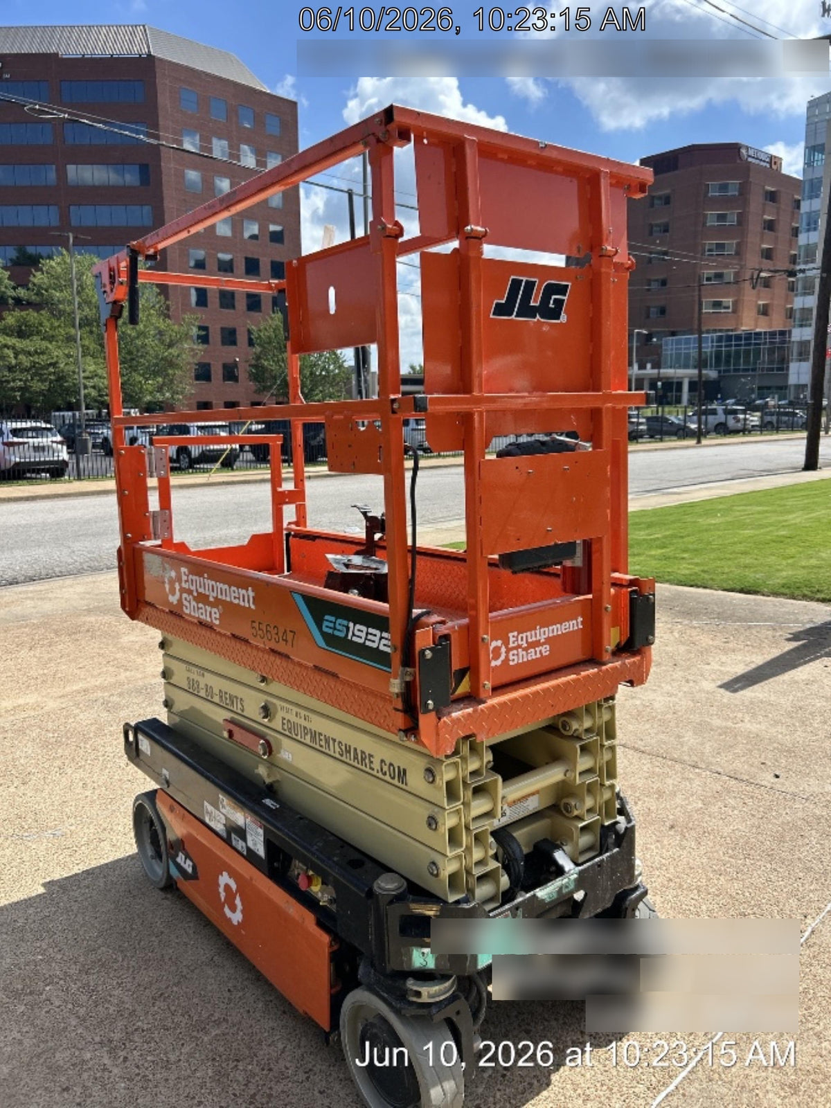 2025 JLG ES1932