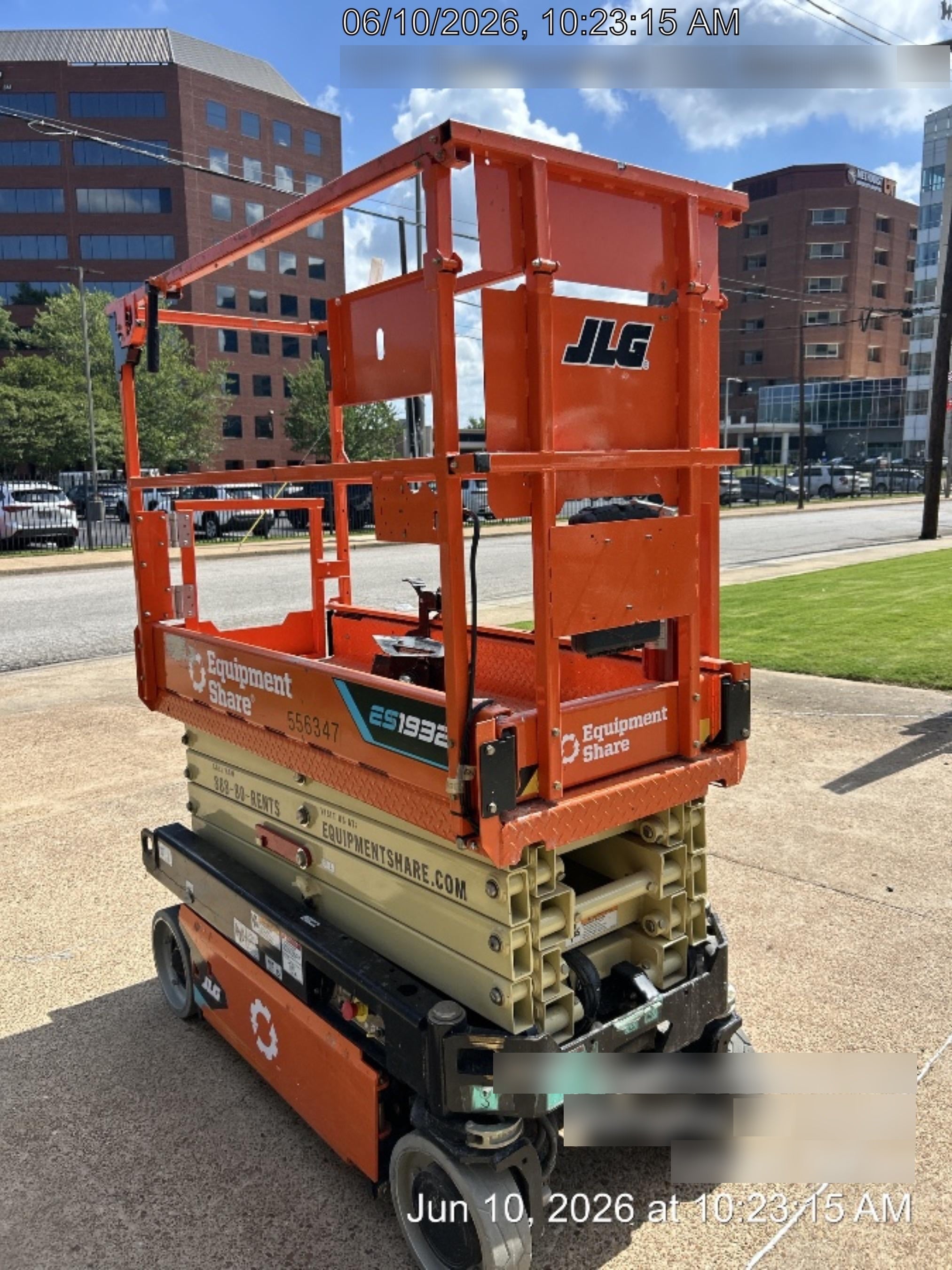 2025 JLG ES1932