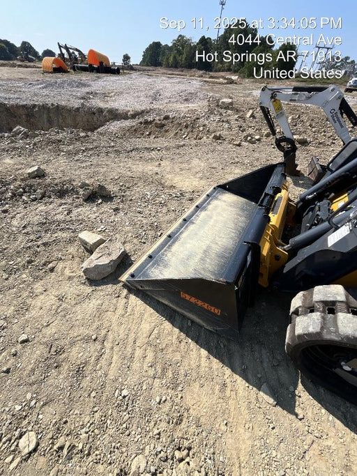 2025 JOHN DEERE 72" Skid Loader Bucket - John Deere C72