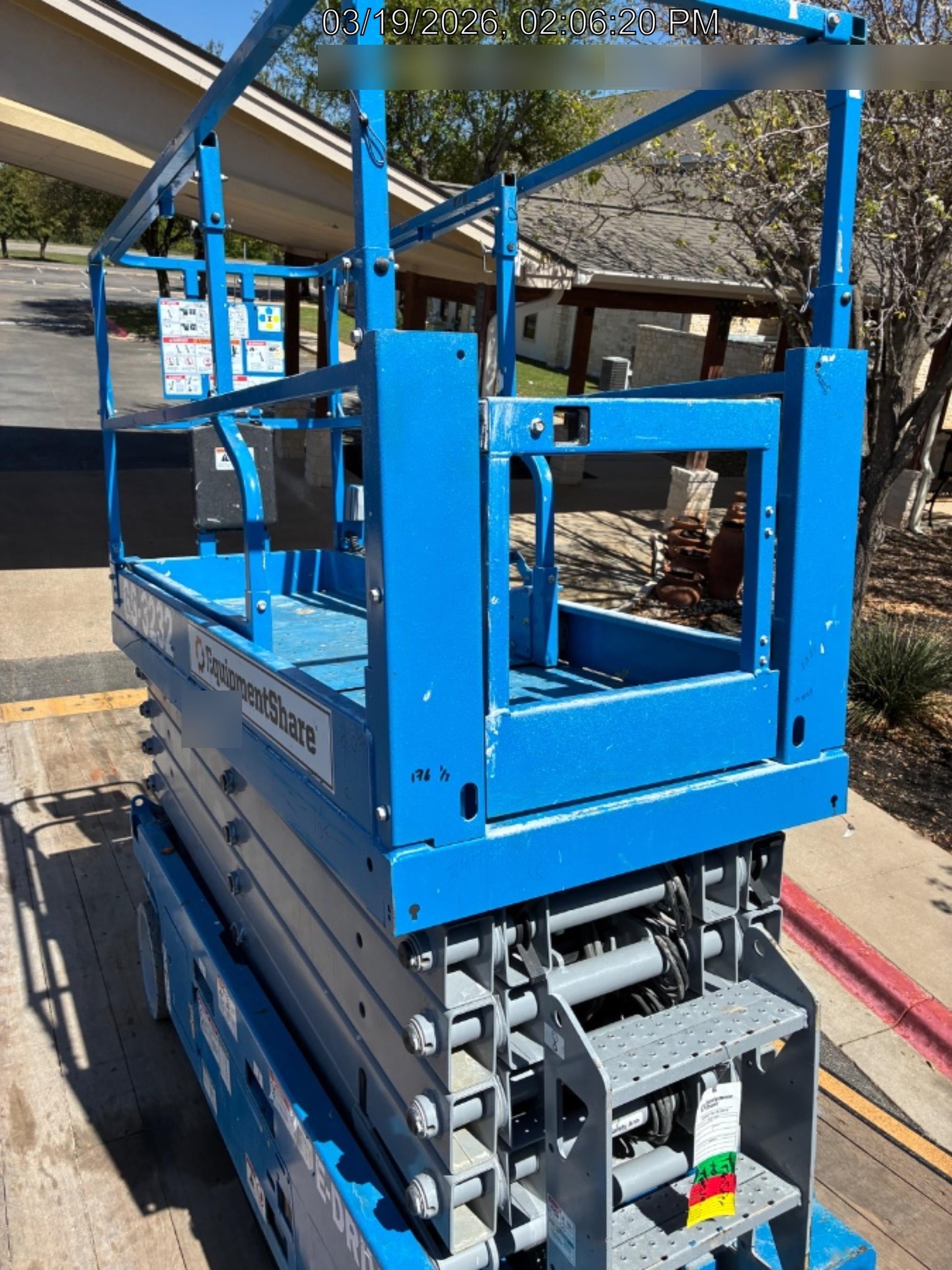 2023 GENIE GS-3232