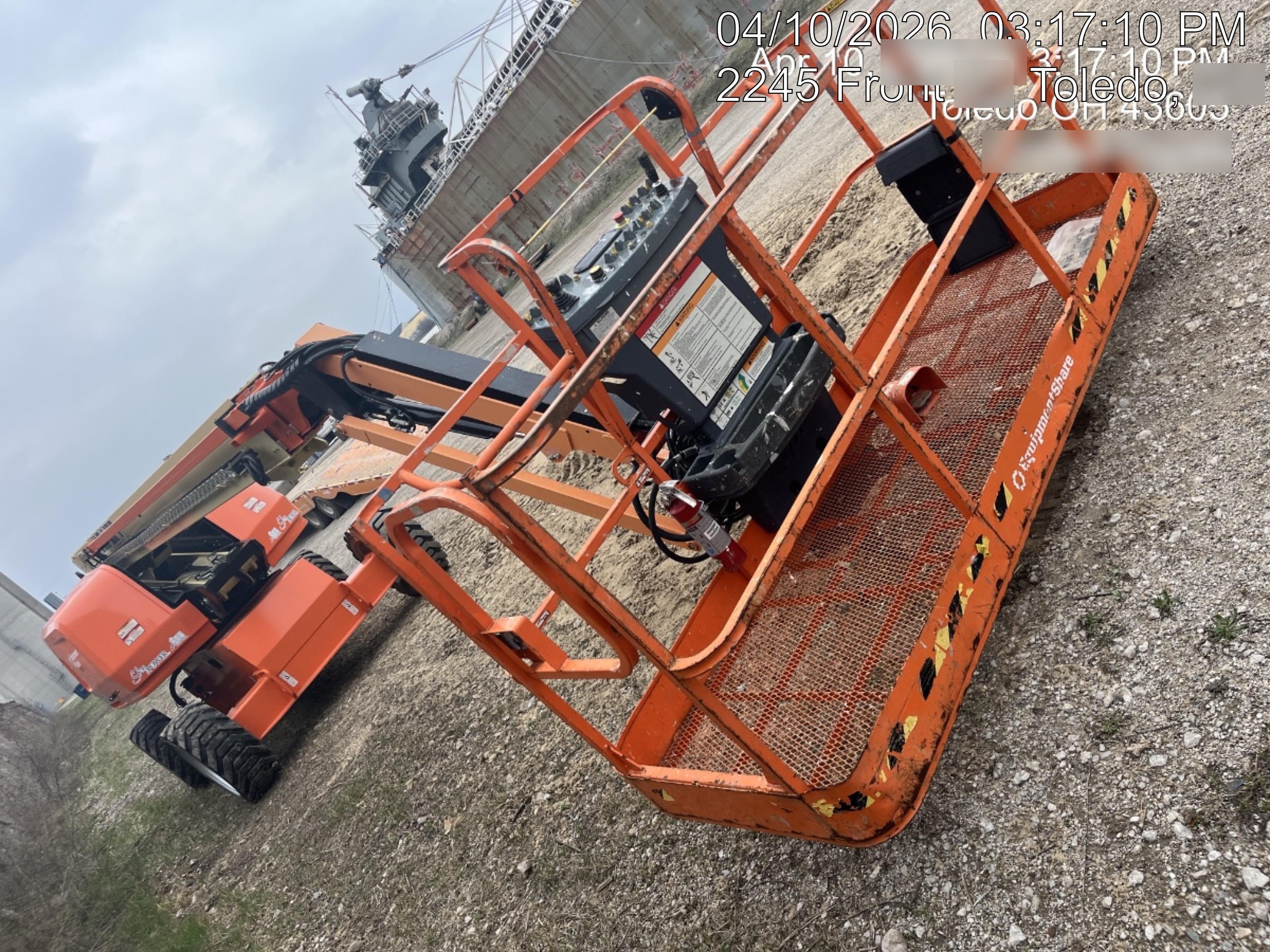 2022 JLG 660SJ