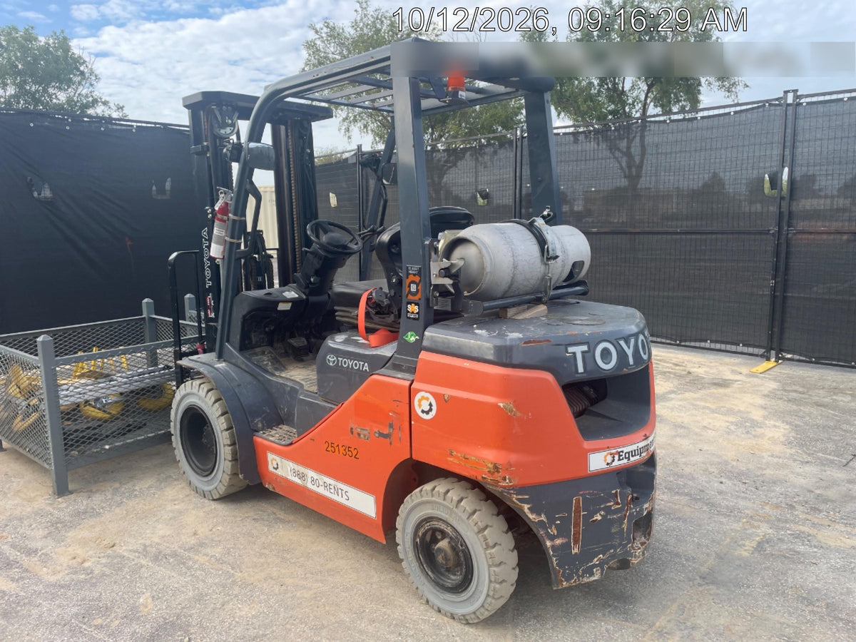2022 TOYOTA 50-8FGU25