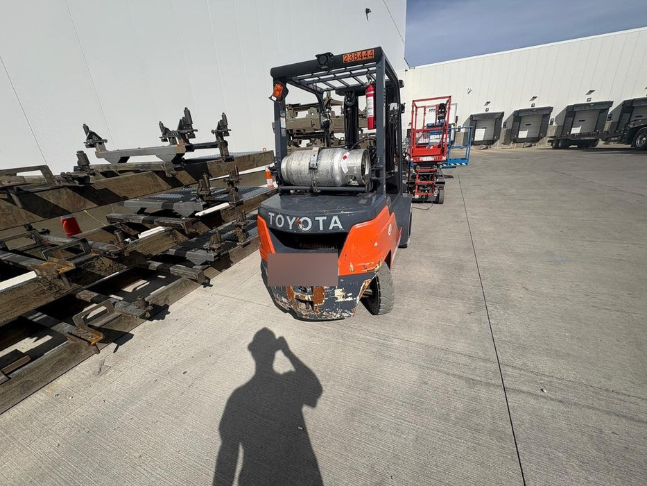 2022 TOYOTA 50-8FGU25