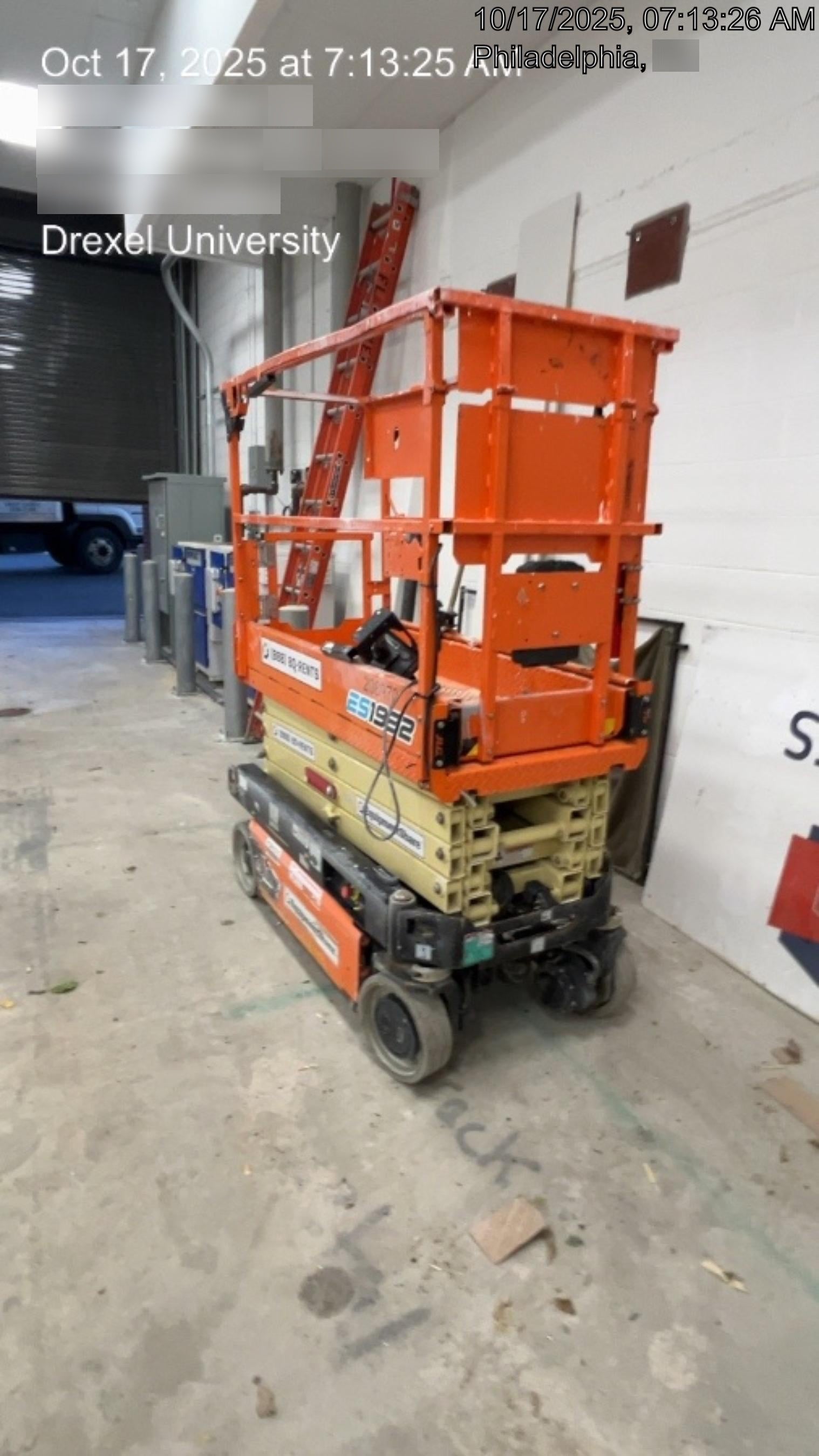 2022 JLG ES1932