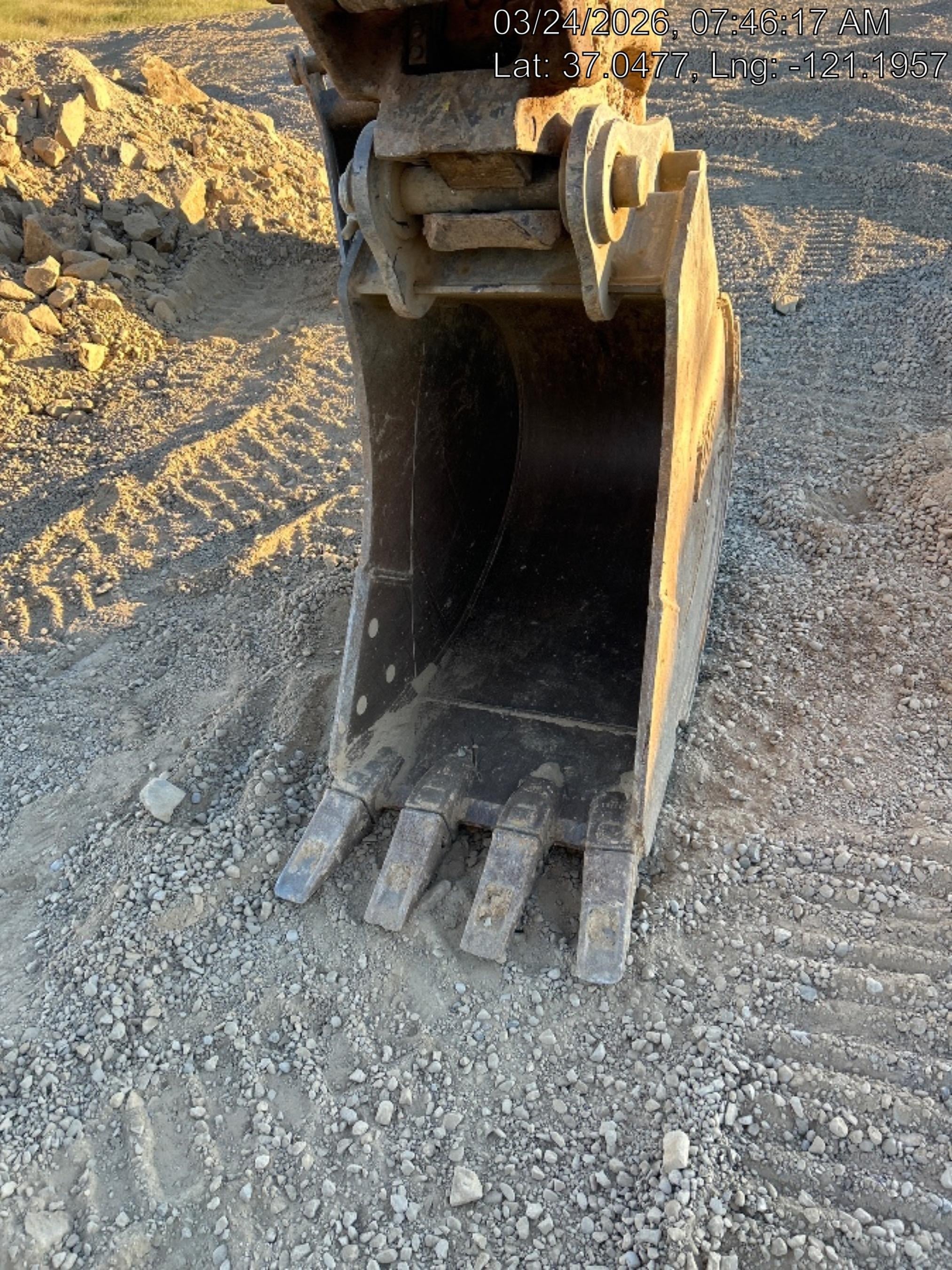 2025 LINK-BELT 24" Bucket - Link Belt