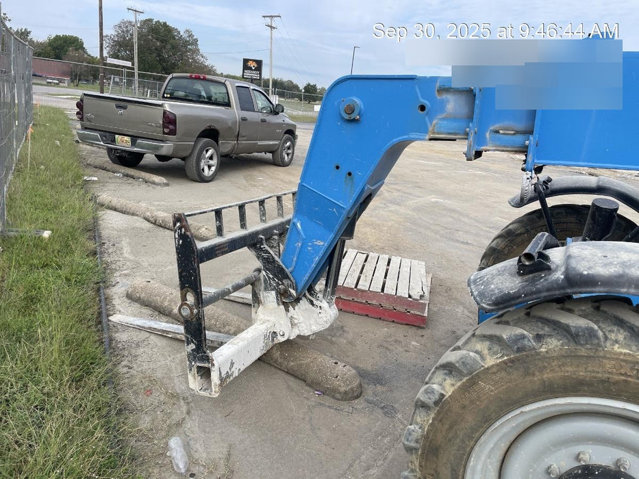 2018 Genie GTH-844 Genie GTH-844 w/Open ROPS, FF Tires, beacon/work lights, 60" carriage/forks