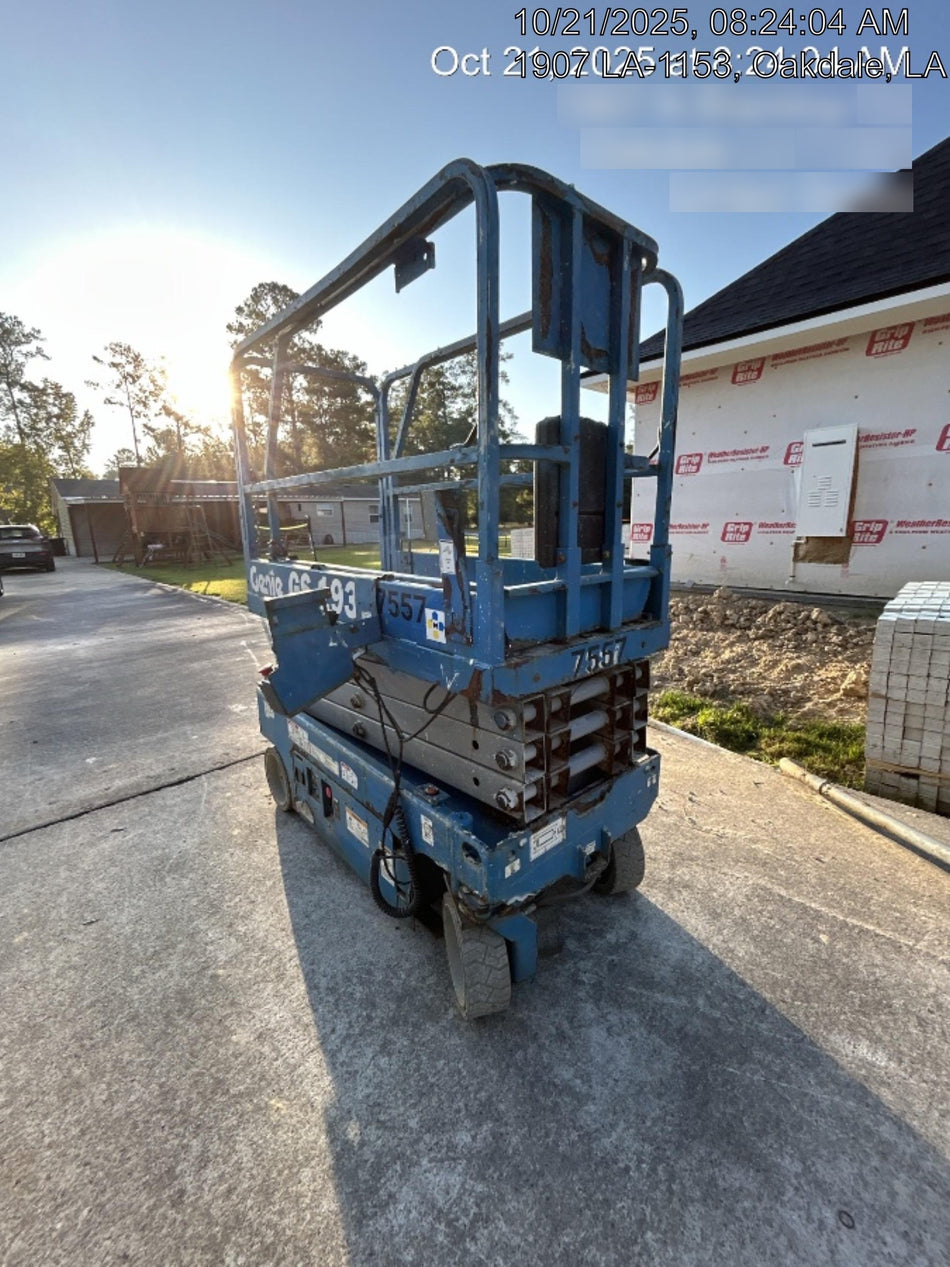 2017 Genie GS-1930 Genie GS-1930 Lift w/Fixed Rail and Chain Entry