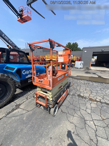 2021 JLG ES1932