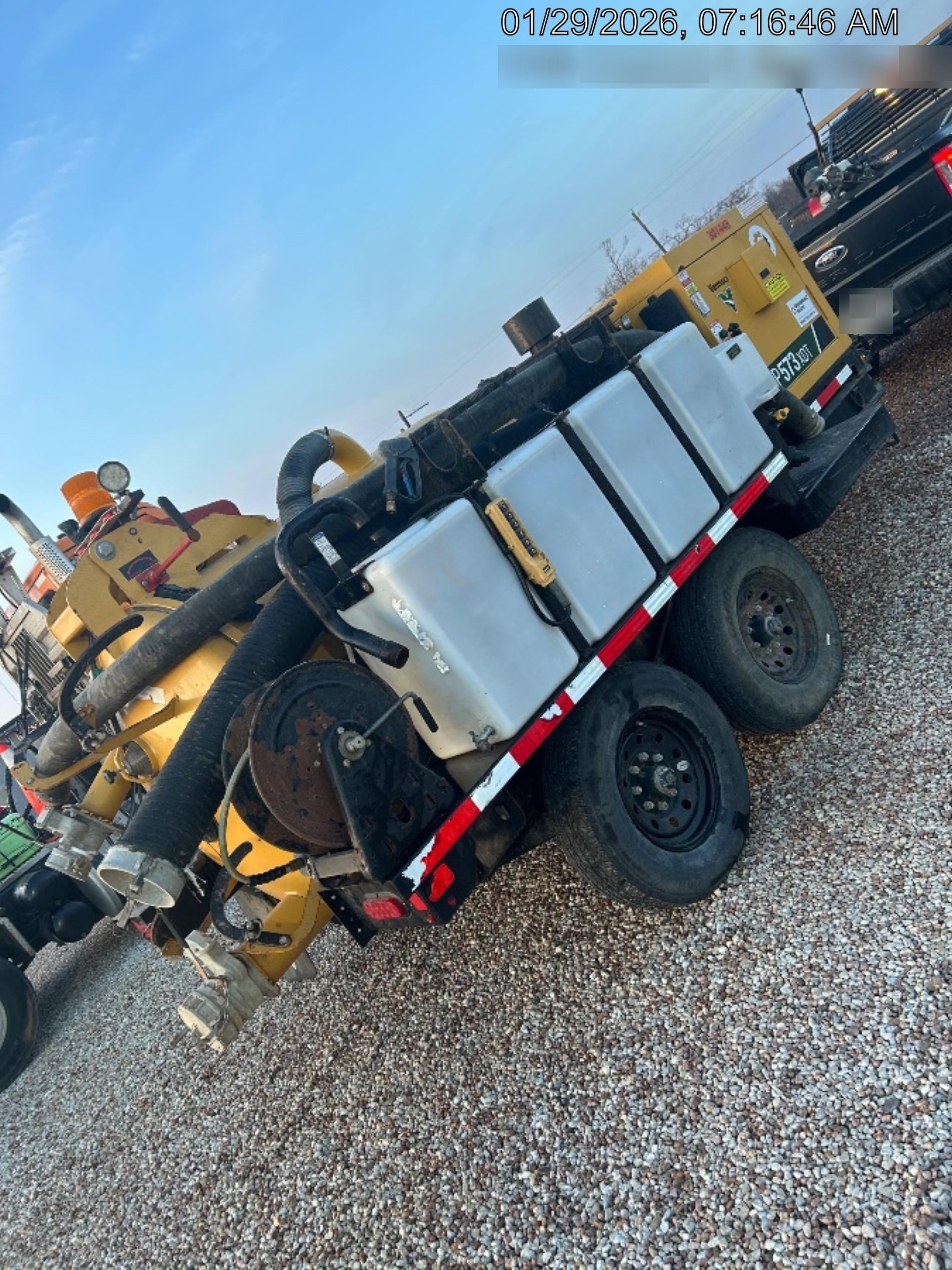 2023 Vac-Tron LP573XDT T4 Koehler Diesel Engine, 500 Gallon Debris Tank, x2 100 Gallon Water Tanks