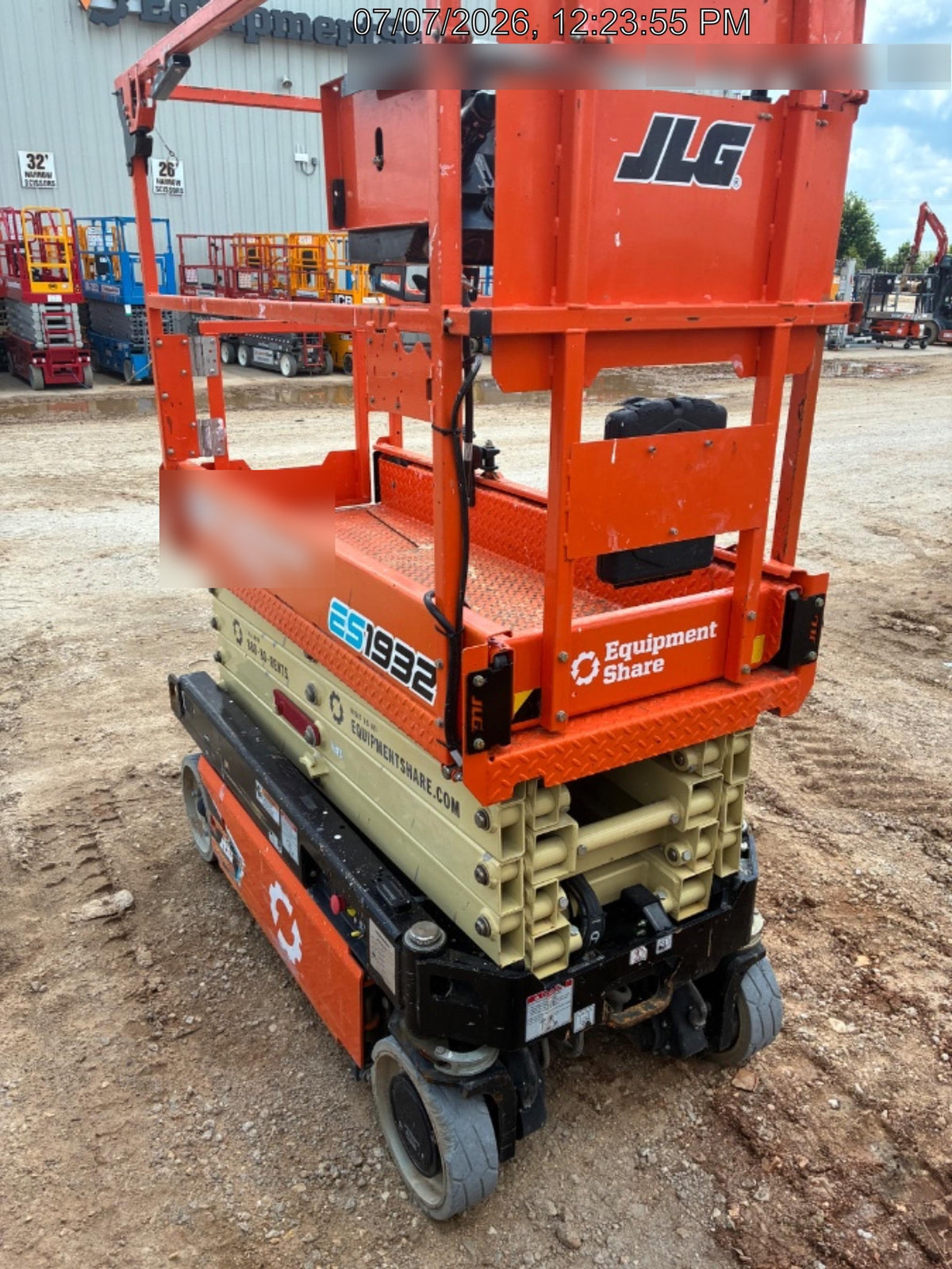 2022 JLG ES1932