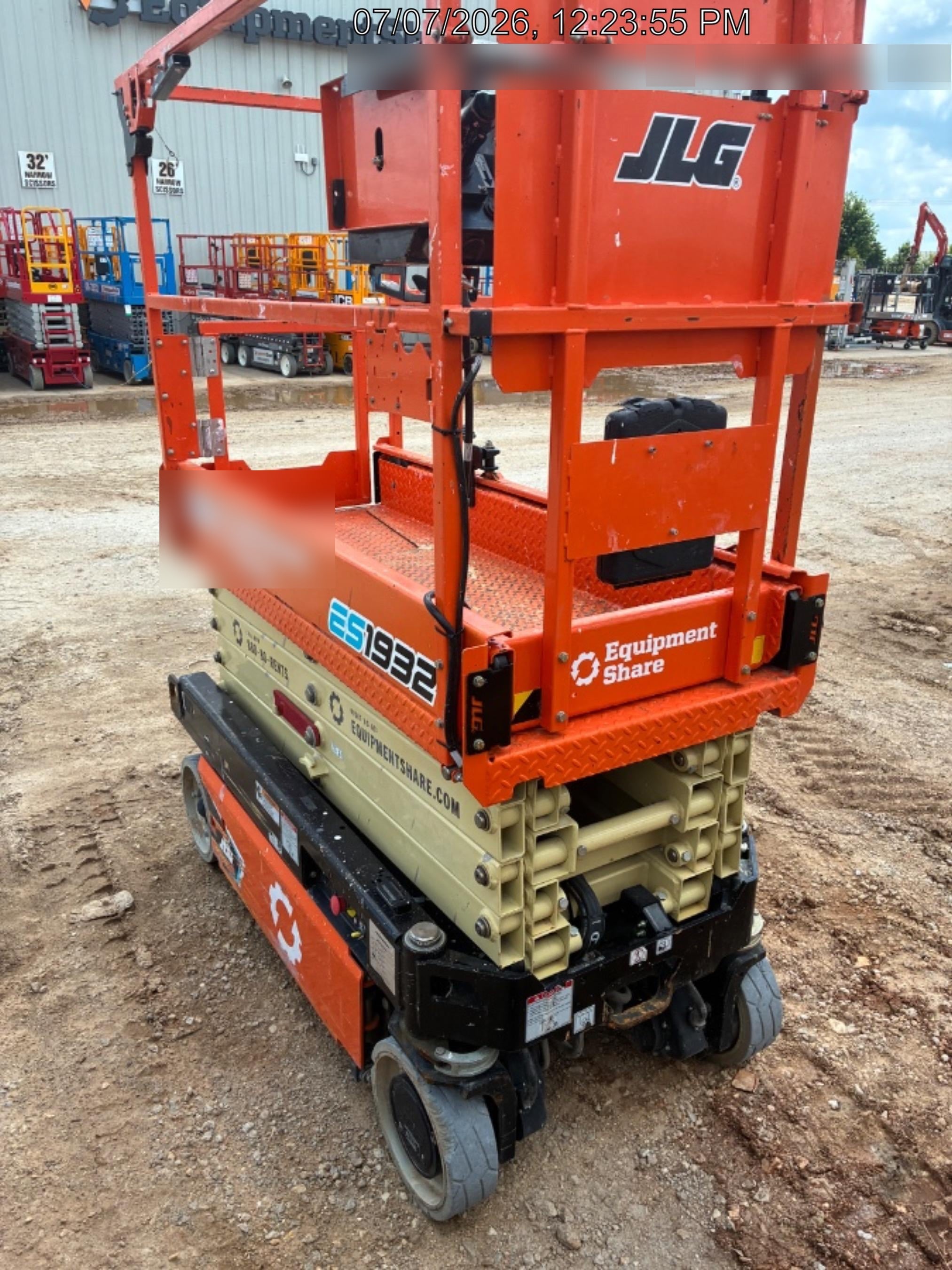2022 JLG ES1932