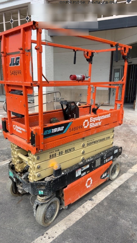 2025 JLG ES1932