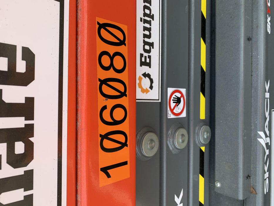 2020 Skyjack SJIII-3219 Solid NM Tires, Half height spring hinged entry gate, Dual Beacons, 800W Inverter