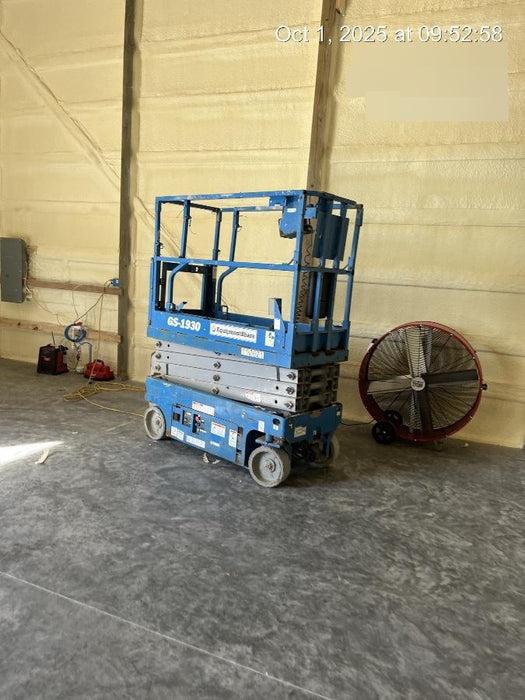 2020 Genie GS-1930 Solid Non Marking Tires, Beacon, Folding rails with half height swing gate