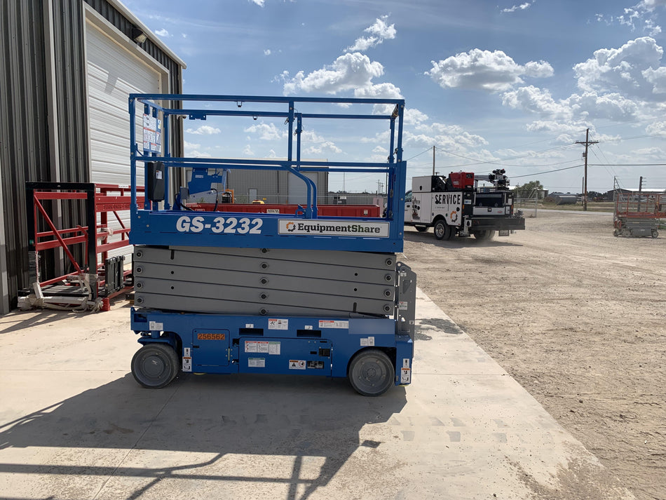 2022 GENIE GS-3232