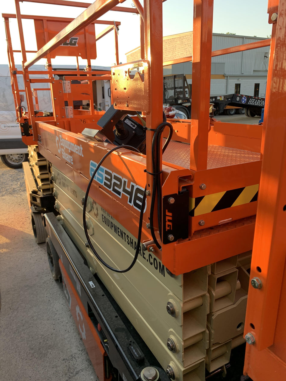 2022 JLG ES3246