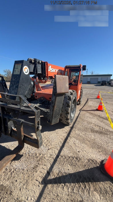 2019 Skytrak 10054 Cab/Heat/AC, 74 Hp Engine, Solid Tires, Work Light Package, Beacon w/60" Carriage, 60" Forks
