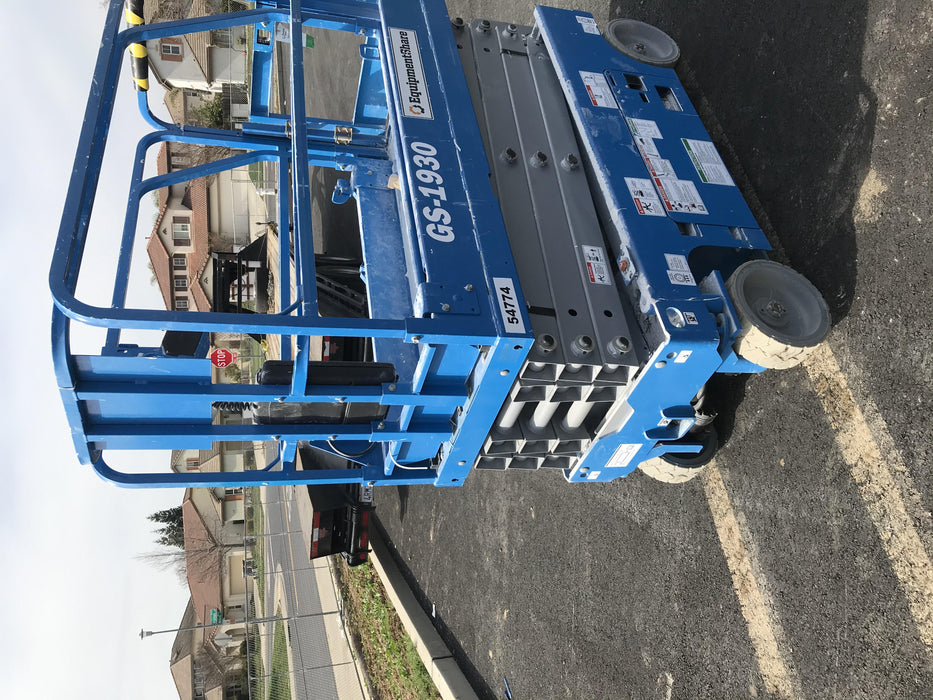 2019 Genie GS-1930 Half Height Swing Gate, 800W Inverter