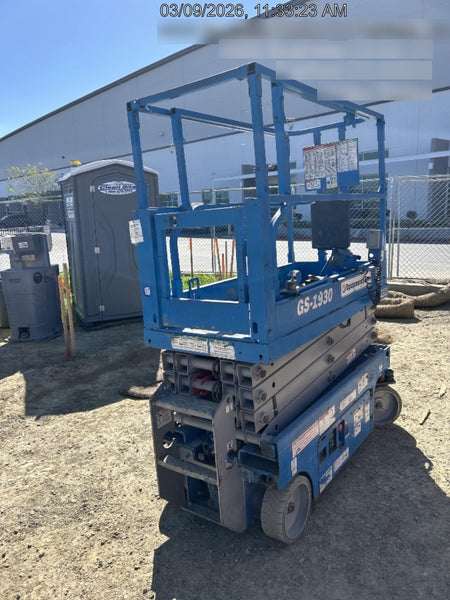 2020 Genie GS-1930 Solid Non Marking Tires, Beacon, Folding rails with half height swing gate, 800W Inverter