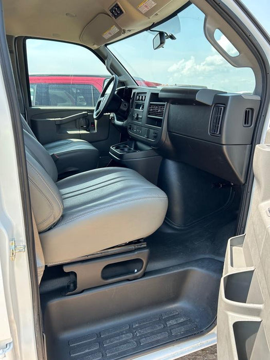 2025 CHEVROLET Express Van - Rental