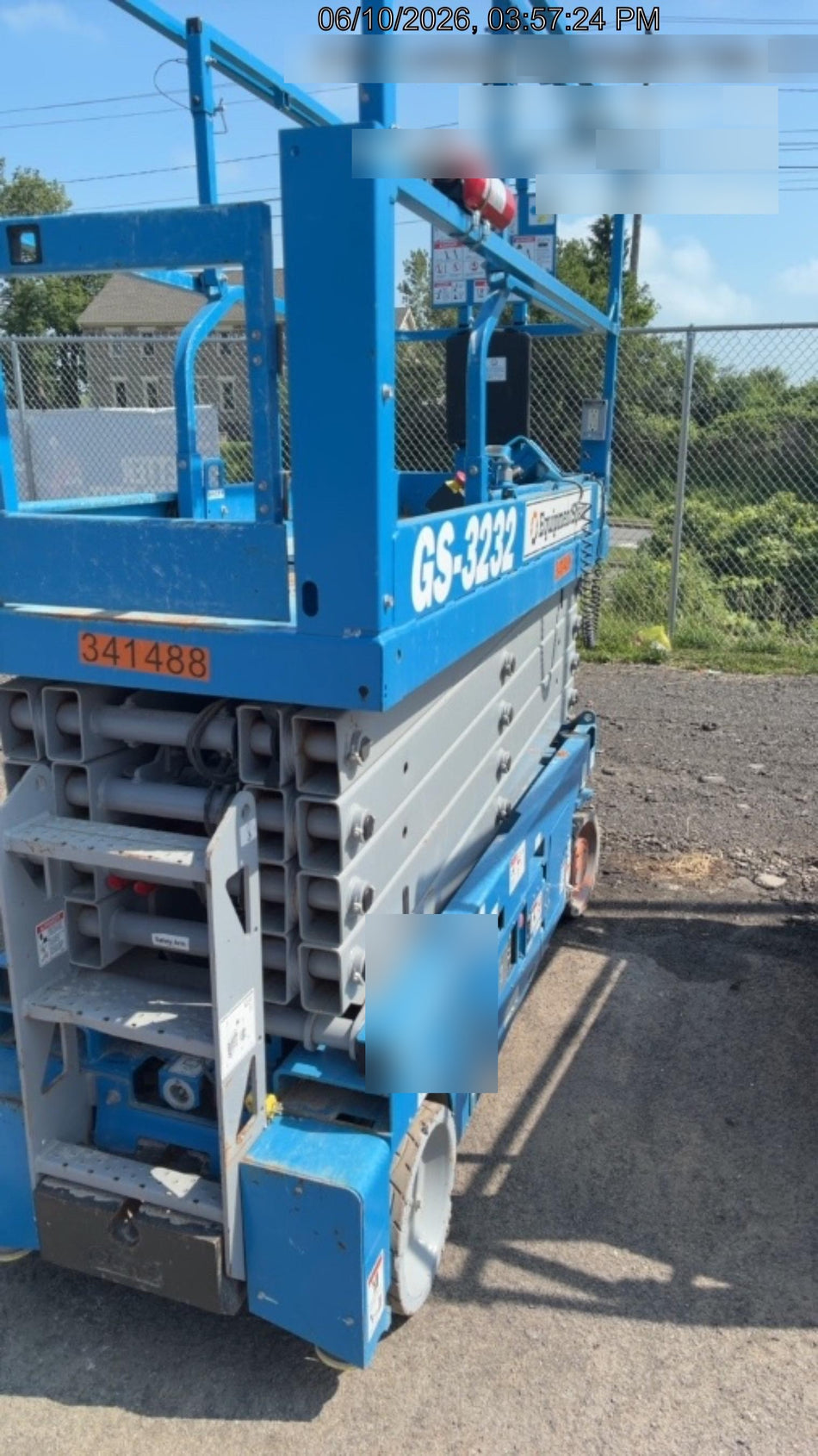 2023 GENIE GS-3232