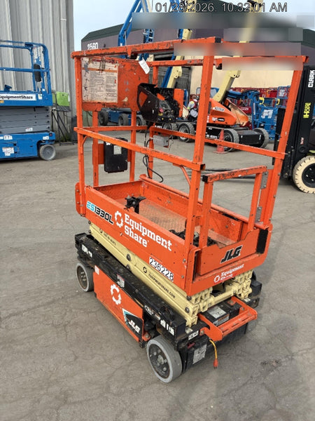 2022 JLG ES1330L