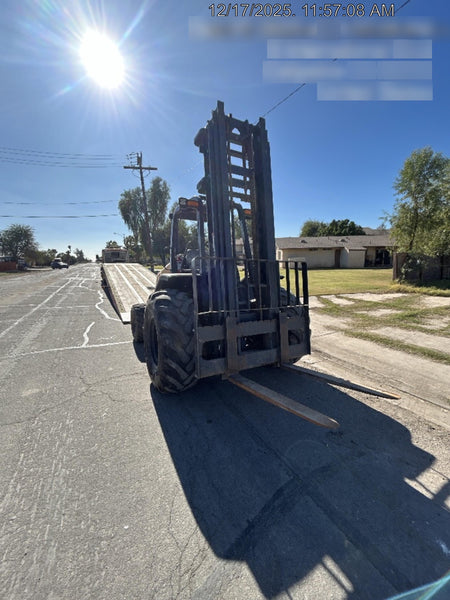 2023 CASE 588H