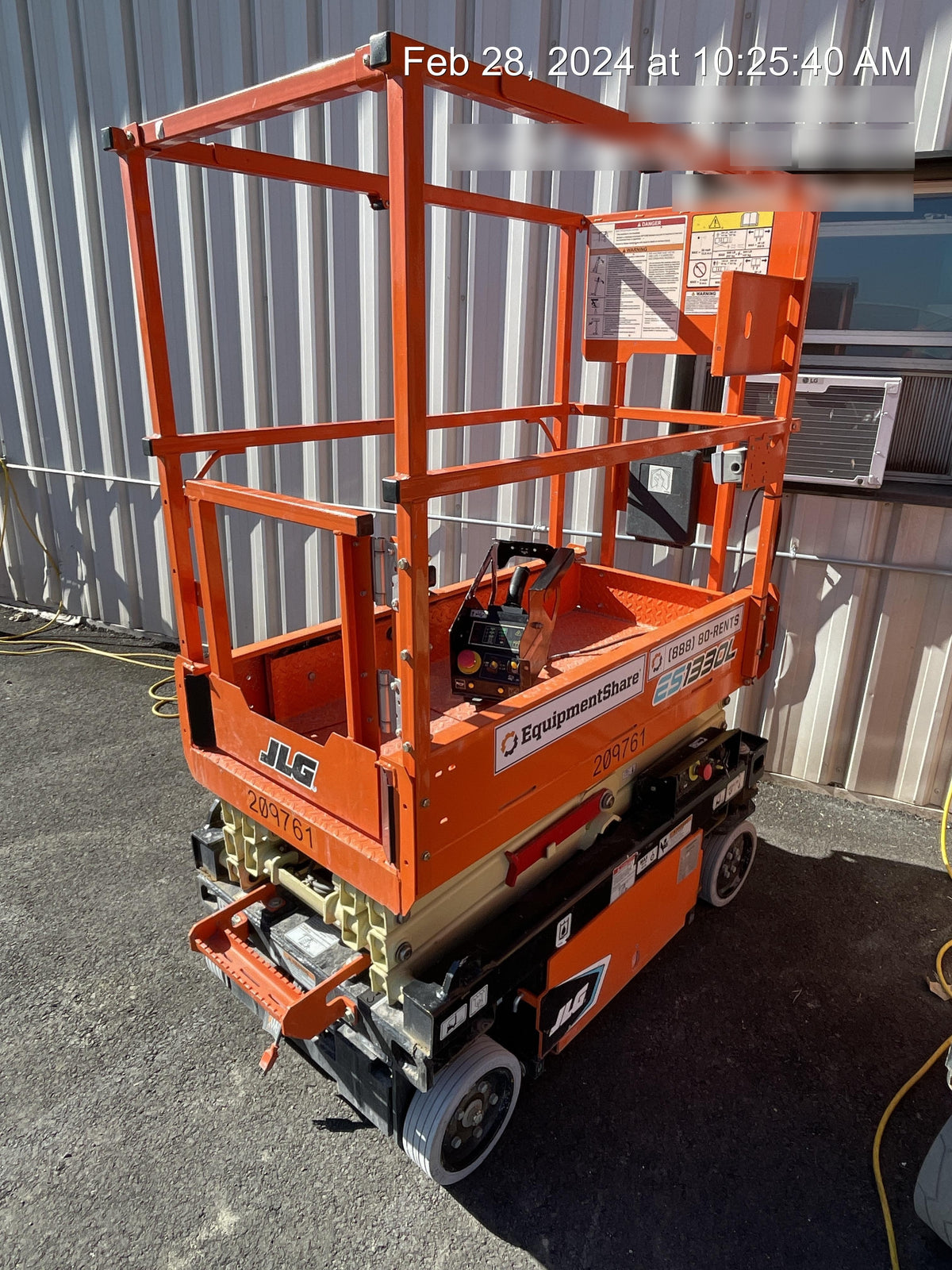 2022 JLG ES1330L