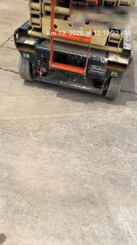 2023 JLG ES3246