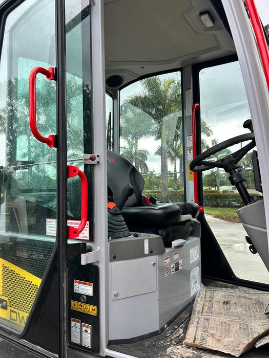 2025 WACKER NEUSON DW311 Cab Turf Tires