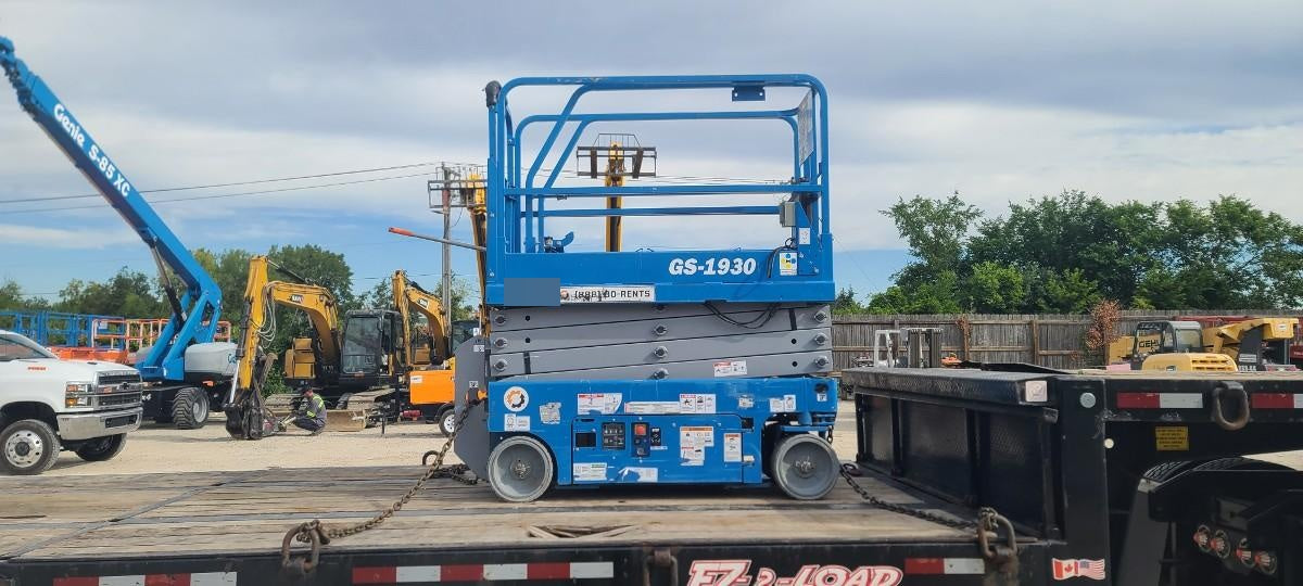 2020 Genie GS-1930 Solid Non Marking Tires, Beacon, Folding rails with half height swing gate