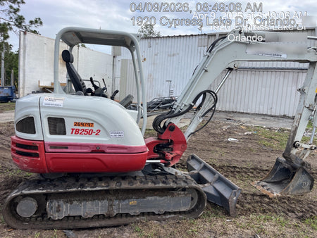 2022 TAKEUCHI TB250-2R