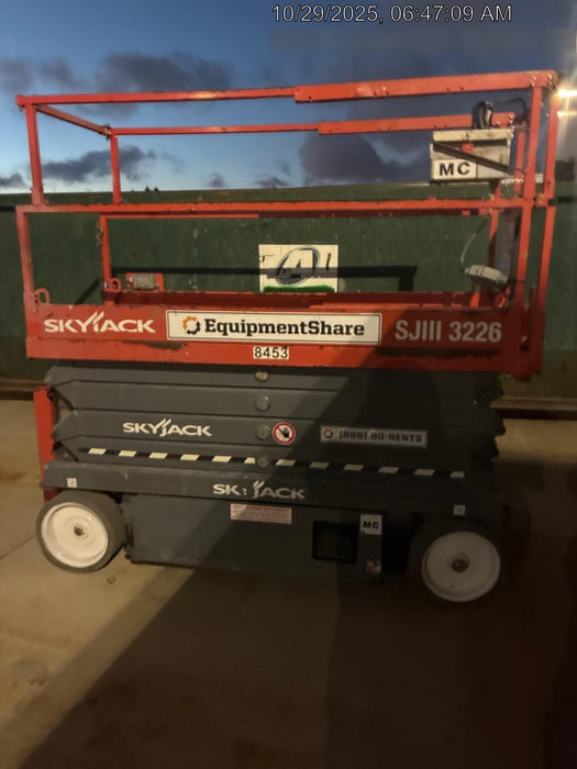 2018 Skyjack SJIII-3226 Skyjack SJIII3226 Scissor Lift w/Trojan Batteries