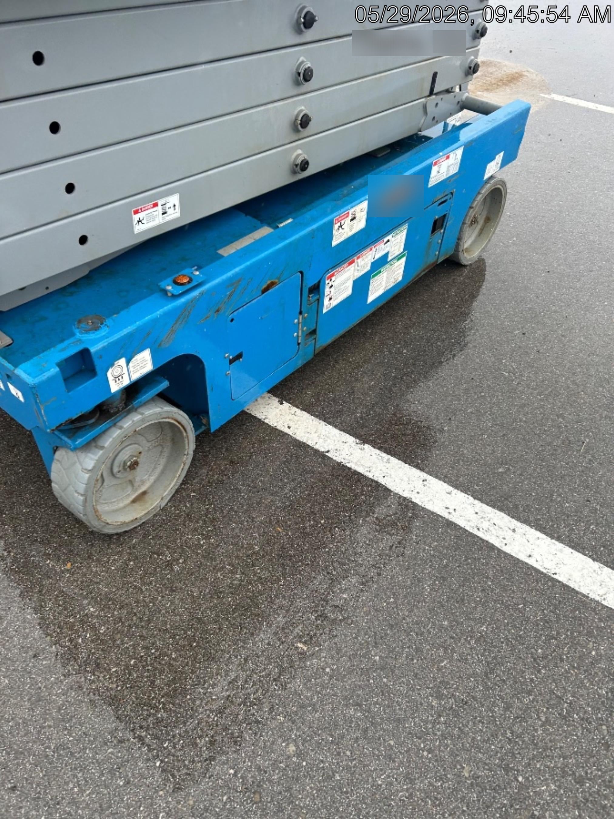 2019 Genie GS-4047 Folding rails with half height swing gate