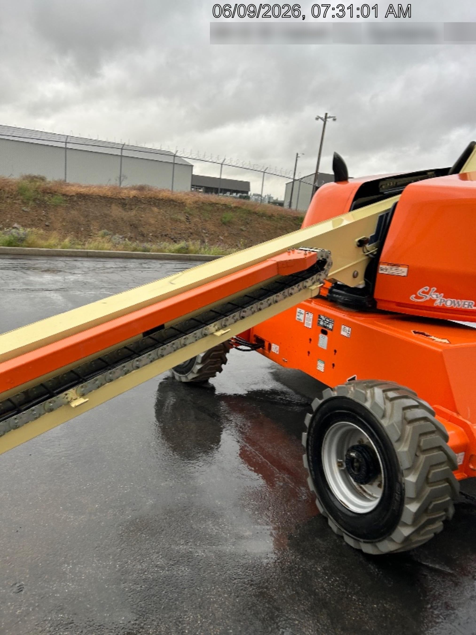 2021 JLG 400S