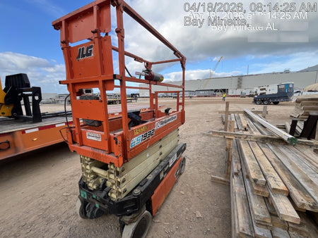 2021 JLG ES1932