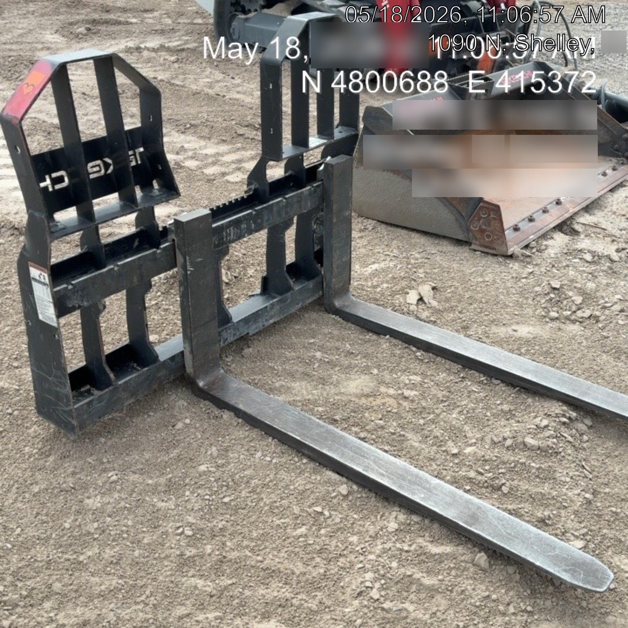 2021 TAKEUCHI 48" Pallet Forks - Takeuchi