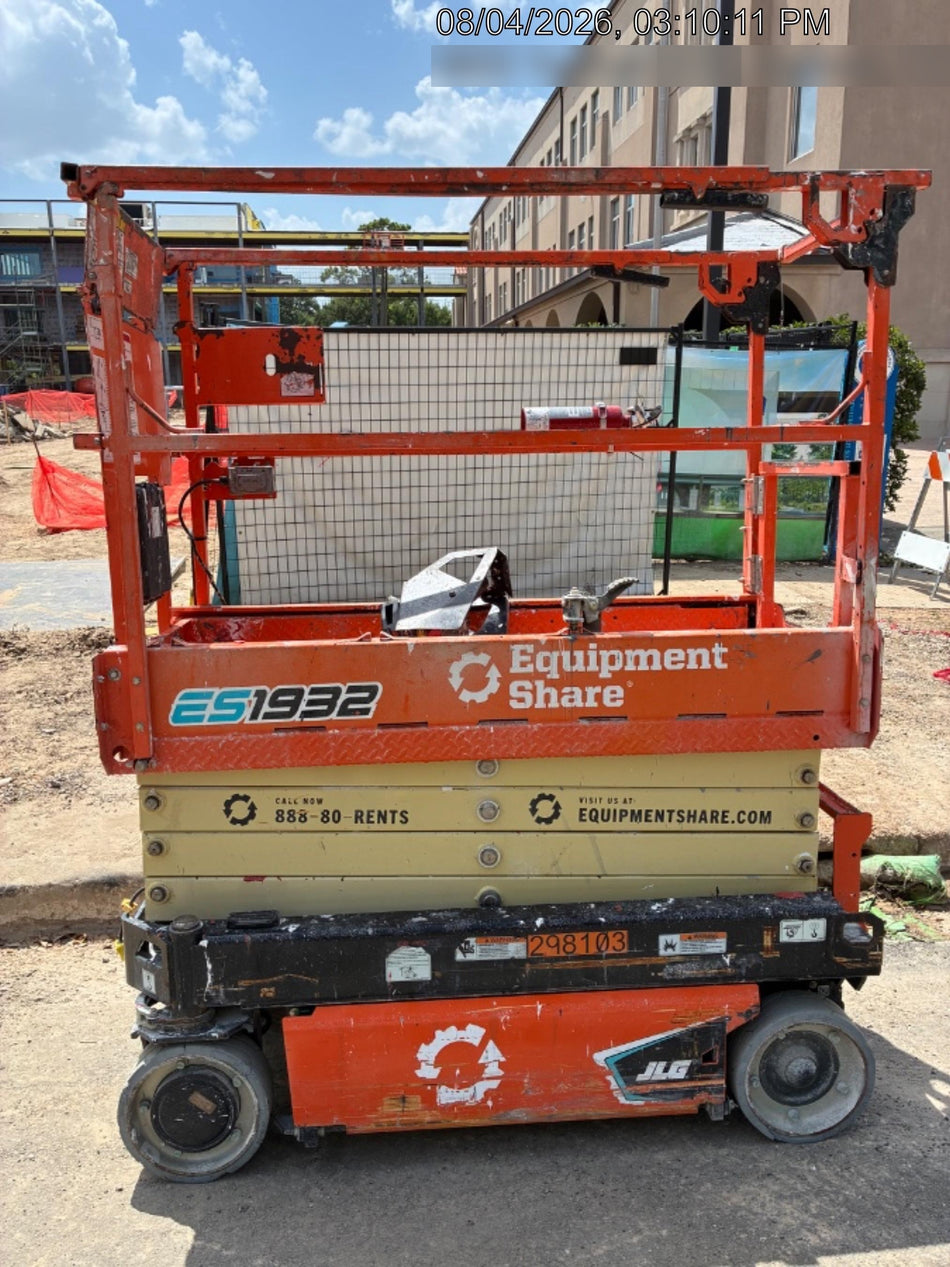 2023 JLG ES1932