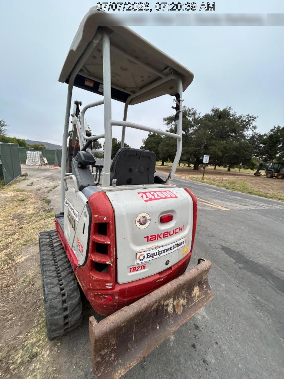 2021 TAKEUCHI TB216R