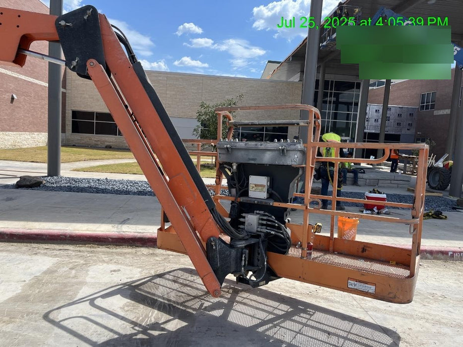 2019 JLG 800AJ