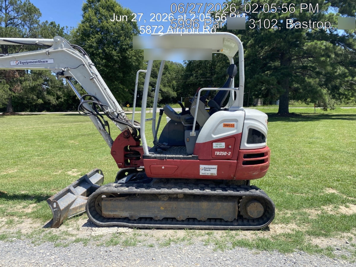 2023 TAKEUCHI TB250-2R