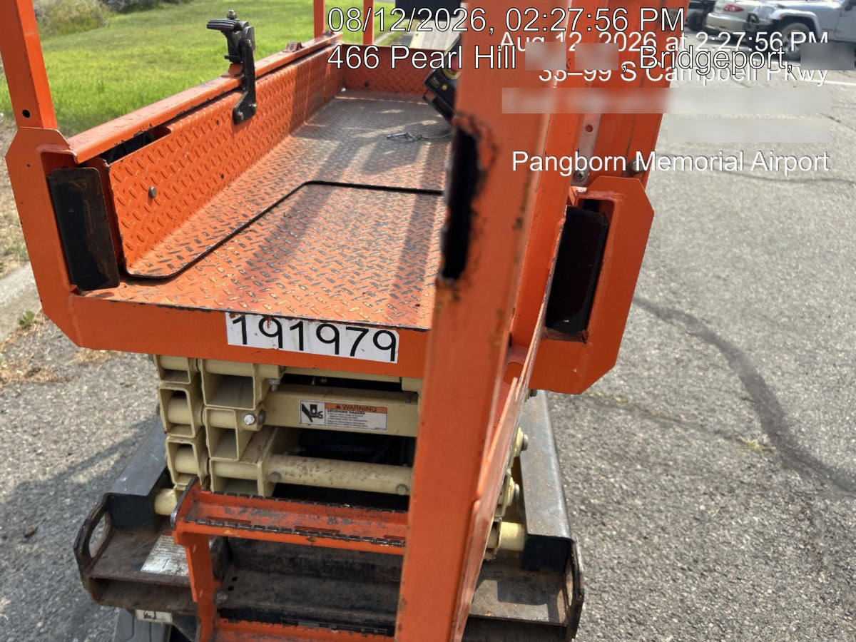 2021 JLG ES1932