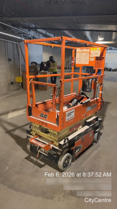 2021 JLG ES1330L