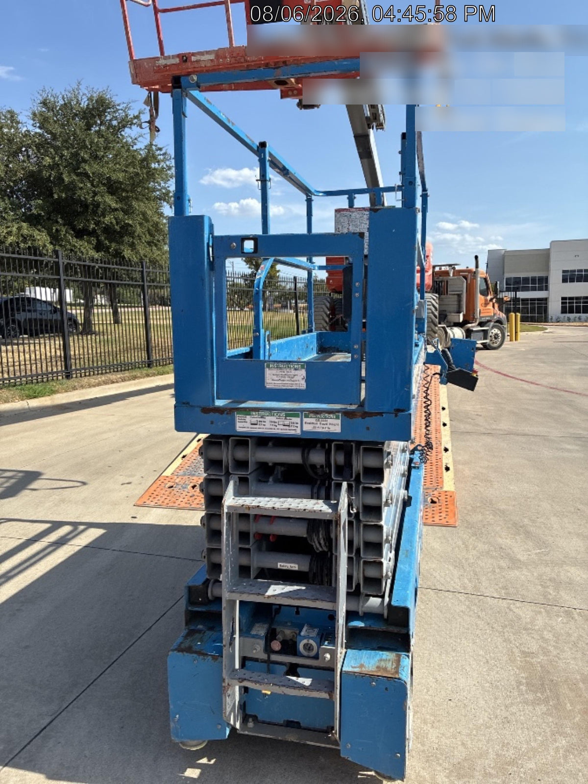 2018 Genie GS-3232 Genie GS3232 Lift w/Folding Rails and Swing Gate