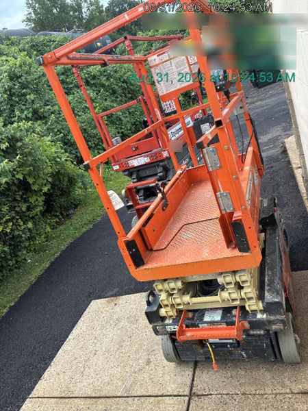 2022 JLG ES1330L