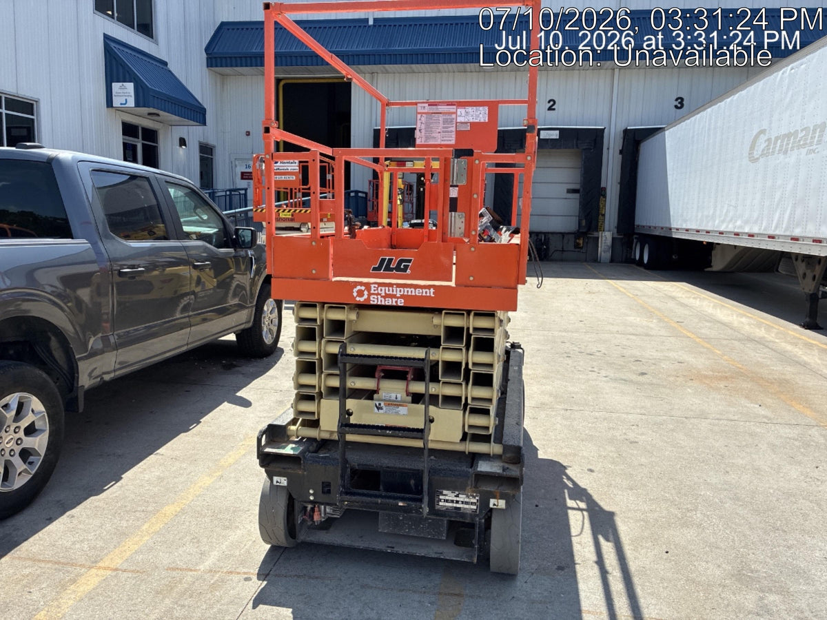 2025 JLG ES3246