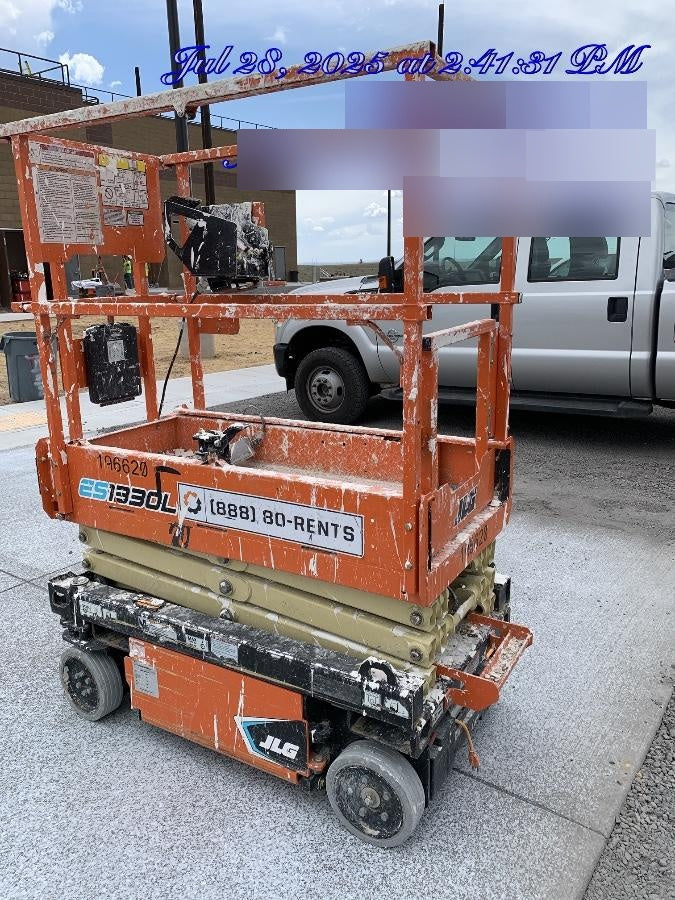 2021 JLG ES1330L